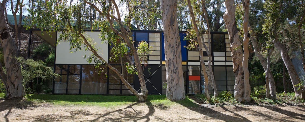 Charles and Ray Eames's Case Study House No. 8 (photo by Nicolas de Camaret/Flickr)