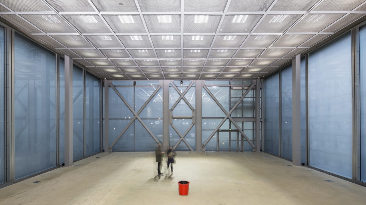 View of the left gallery of Musings on a Glass Box Photo © Luc Boegly