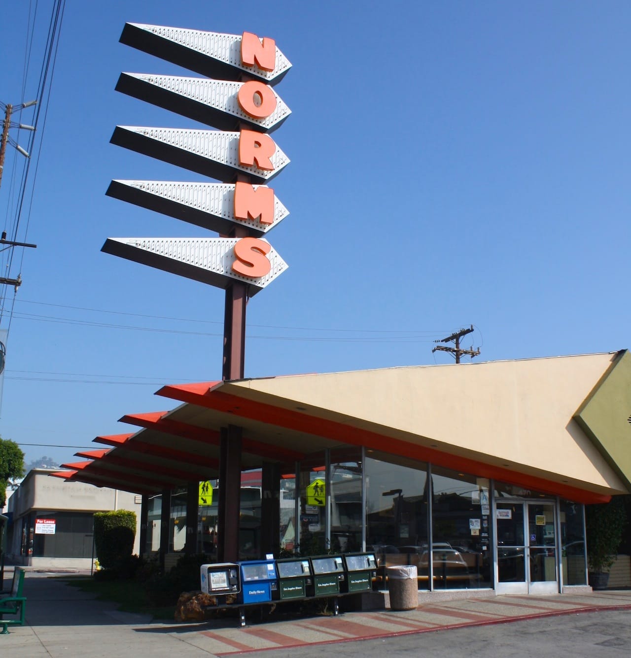 Norms La Cienega (all photos by the author for Hyperallergic)