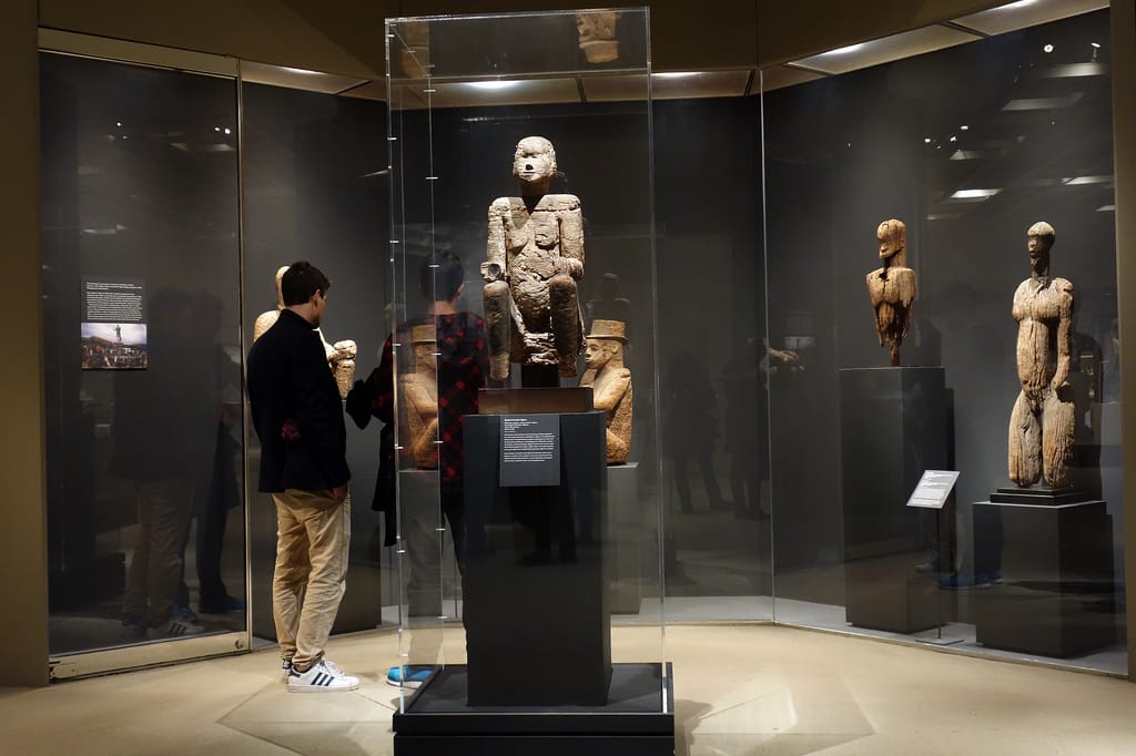 Installation view of 'Warriors and Mothers: Epic Mbembe Art' at the Metropolitan Museum of Art (photo by the author for Hyperallergic)