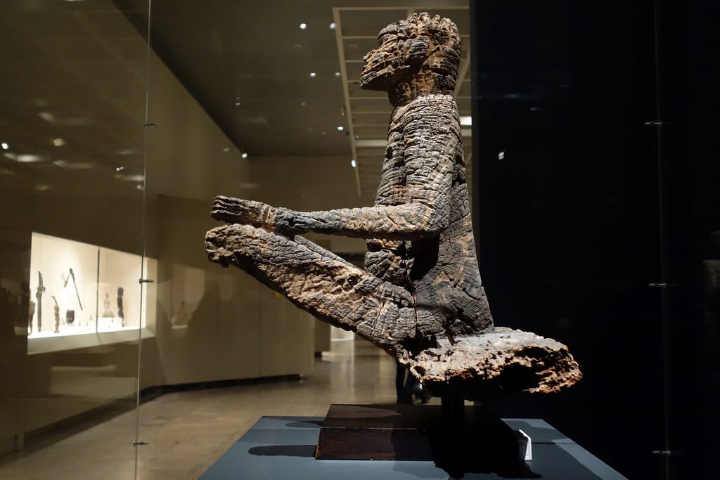 Installation view of 'Warriors and Mothers: Epic Mbembe Art' at the Metropolitan Museum of Art (photo by the author for Hyperallergic)