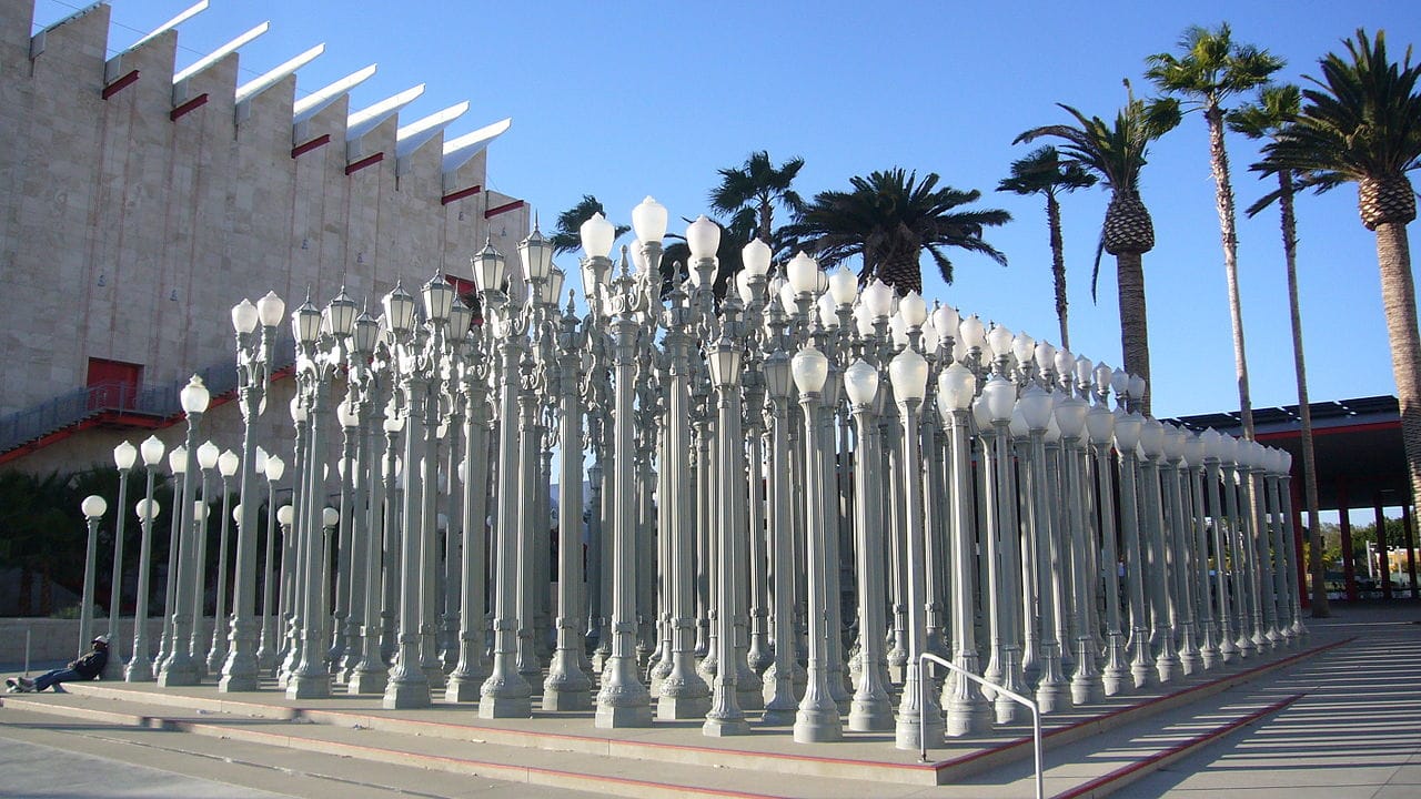Chris Burden, "Urban Light" (2008) (photo by Kent Wang, via Wikimedia Commons)