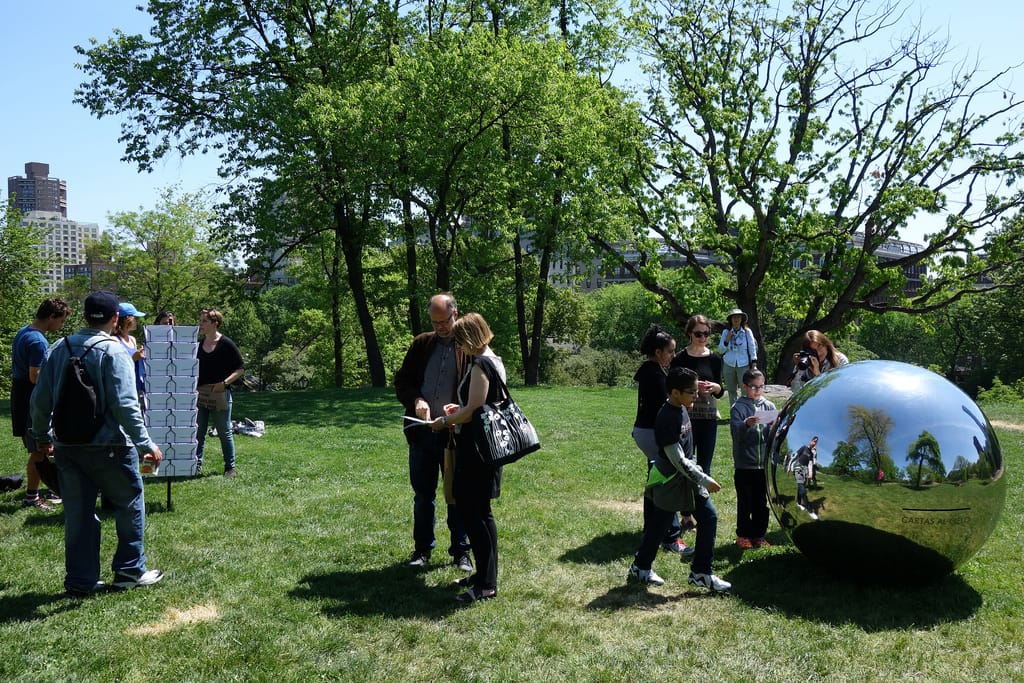 Alicia Framis, "Cartas al Cielo" where visitors can send postcards to those with no address on Earth