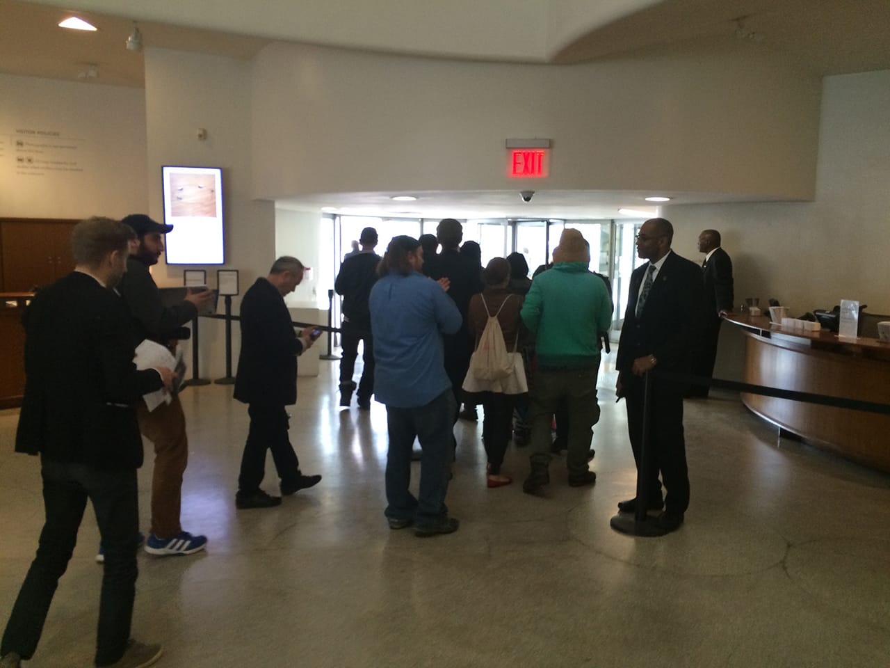 GuggProtestersleaving