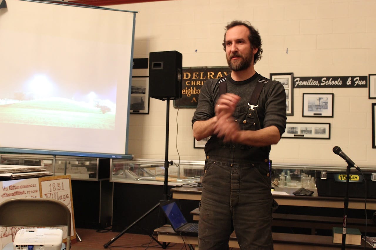 Hocking speaking at Delray Neighborhood House (photo by the author for Hyperallergic) (click to enlarge)