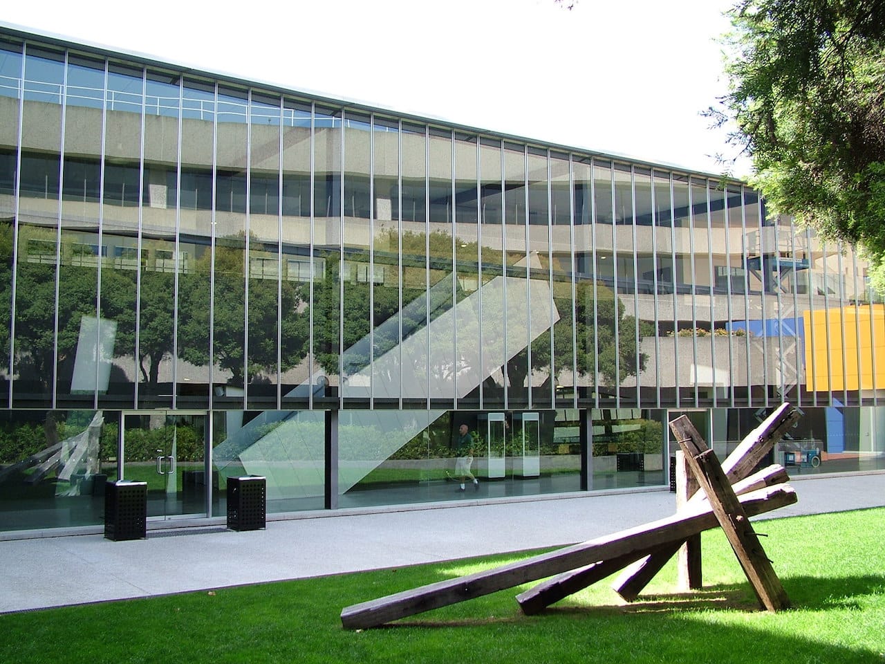 Monash University's Caulfield Campus (photo by Jarle Andersen via Wikimedia Commons)