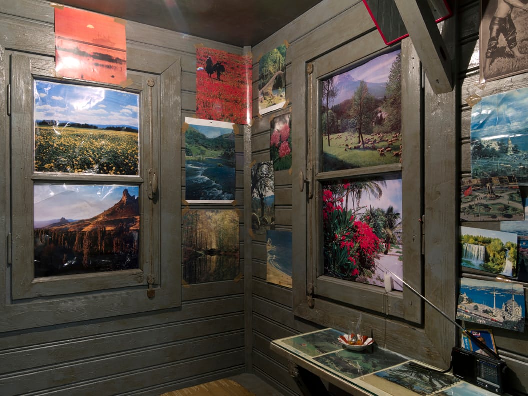 Hale Tenger, “We didn't go outside; we were always on the outside/ We didn't go inside; we were always on the inside” (1995/2015) 