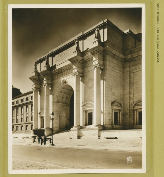 The American Museum of Natural History on Central Park West between 77th Street and 81st Street (Irma and Paul Milstein Division of United States History, Local History and Genealogy, New York Public Library)