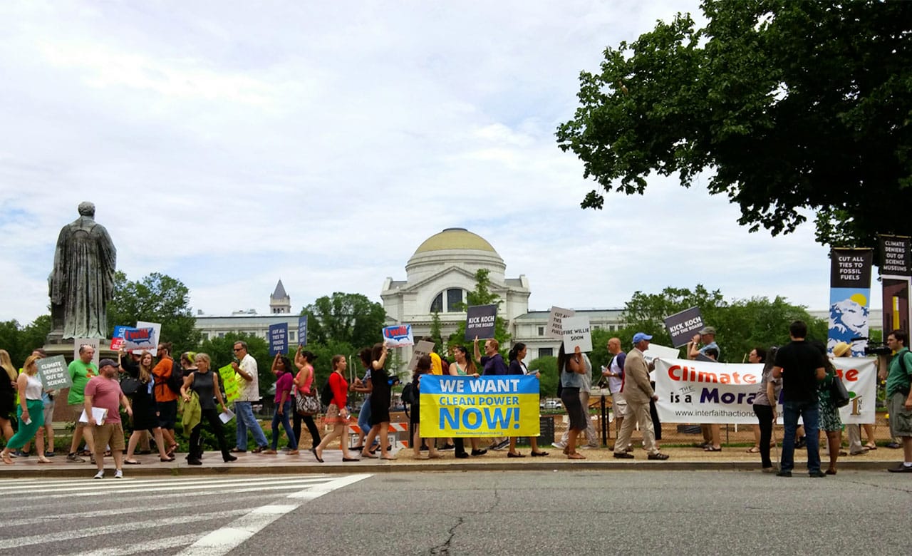 Protesters in front of the Smithsonian (click to enlarge)