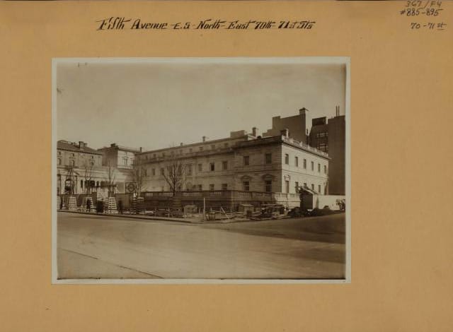 The Henry Clack Frick House (now the Frick Collection) on Fifth Avenue at 70th Street (1912) (photo by Brown Brothers, Irma and Paul Milstein Division of United States History, Local History and Genealogy, New York Public Library)