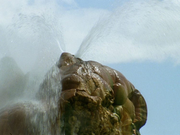 Mariah Garnett, still from "Signal" (2012), 7 min (via mariahgarnett.com)