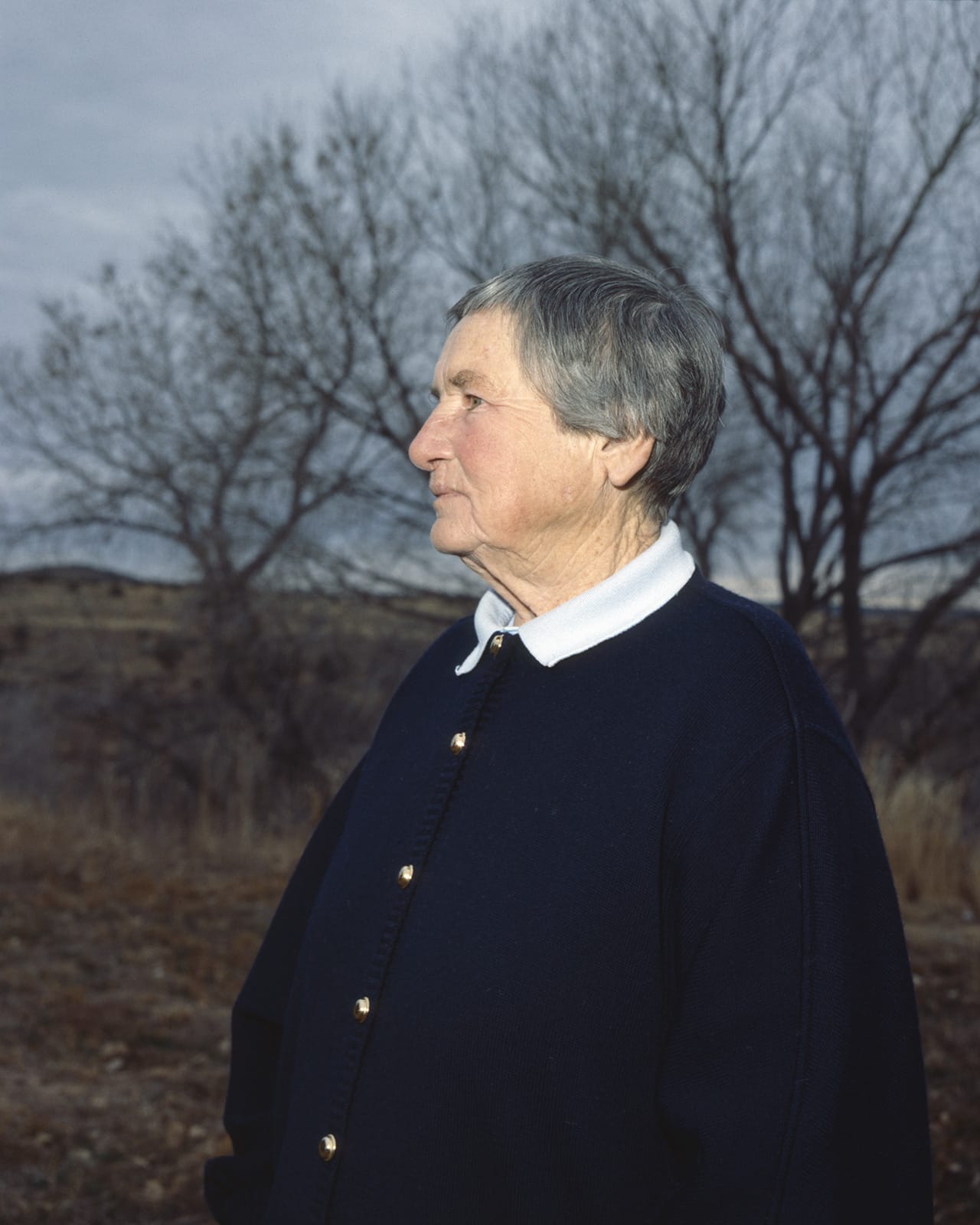 Agnes Martin, circa 1988, Galisteo, New Mexico (photo by Donald Woodman; © Donald Woodman/Artists Rights Society (ARS), New York)