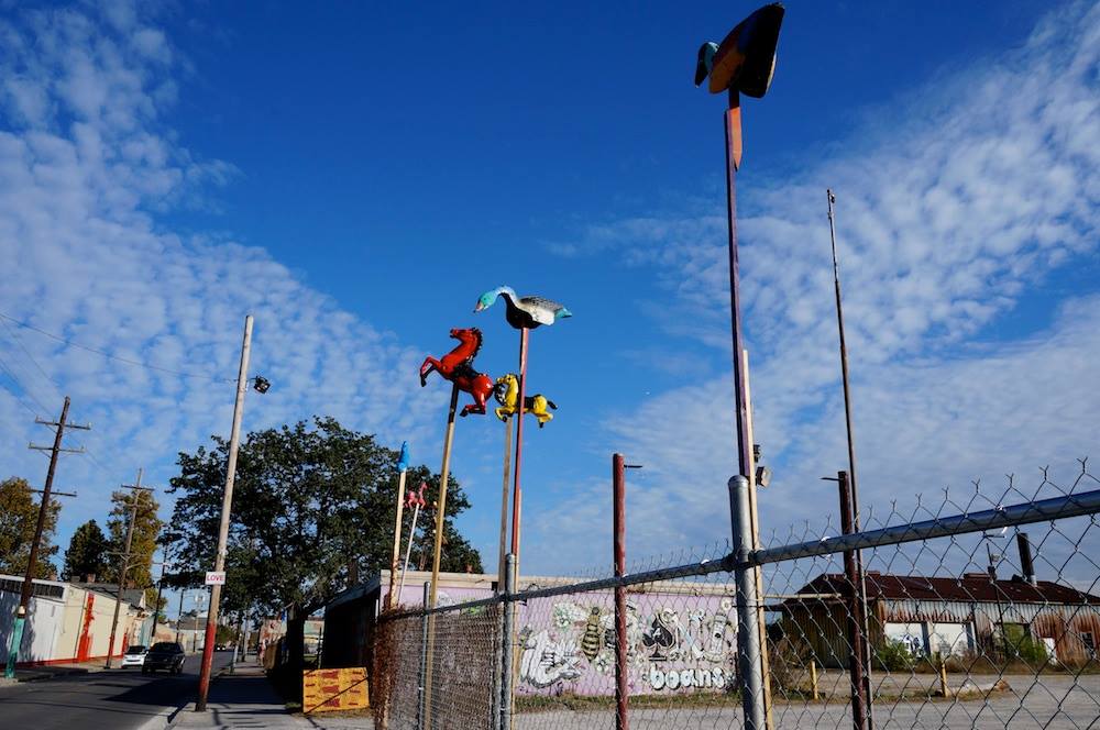 Dr. Bob's junk art in New Orleans (photo by Jillian Steinhauer/Hyperallergic)