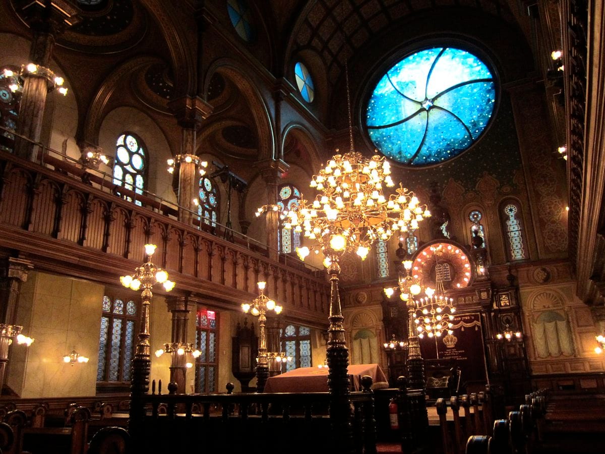 Window by Kiki Smith and Deborah Gans at the Eldridge Street Synagogue (photo by the author for Hyperallergic)
