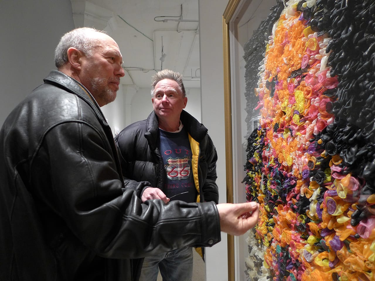 People discussing "Eggs Benedict" at Portrait Society