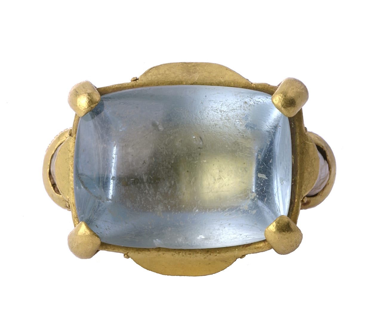 Byzantine gemstone ring (Byzantium, Constantinople, 12th-13th century), gold, aquamarine, and pearls (courtesy Griffin Collection, photo by Richard Goodbody)