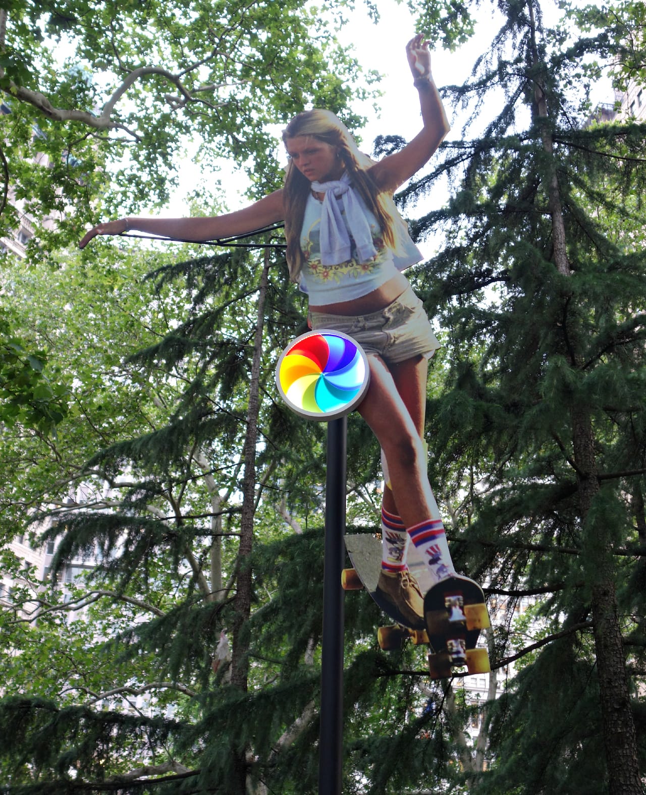 Lothar Hempel, "Frozen" (2015), ink on aluminum, steel, plastic foil, forex, motor, transformer, and steel casing