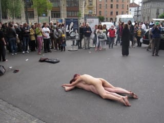 Another view of "Art Walk with Nude Accent" (click to enlarge)