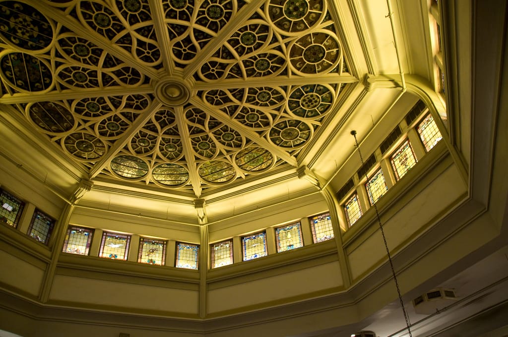 Ceiling of John's Pizzeria (photo by Art Bromage, via Flickr)