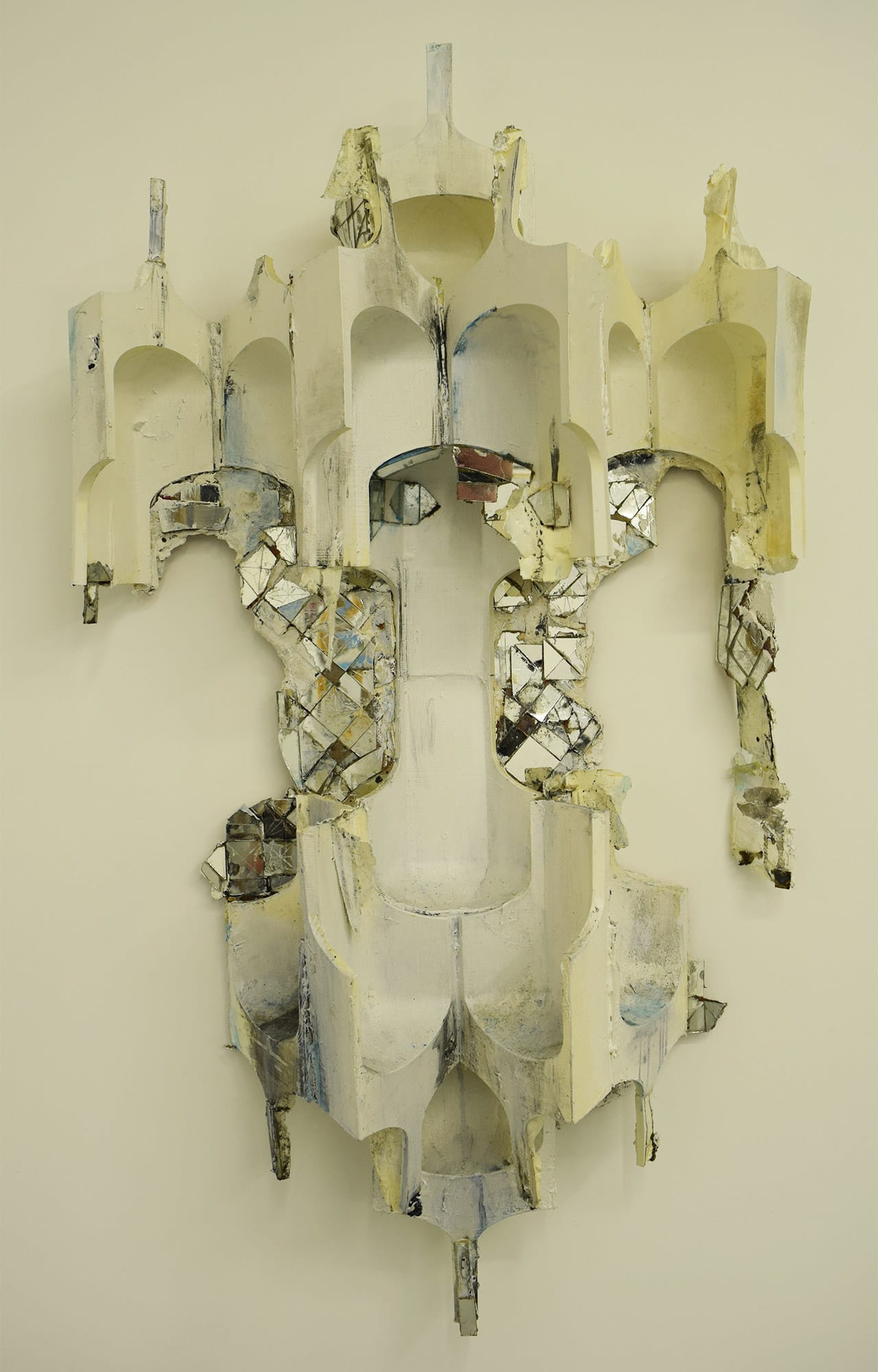 Armita Raafat, "Untitled 1" (2012), plastic, resin, mirrors, paint