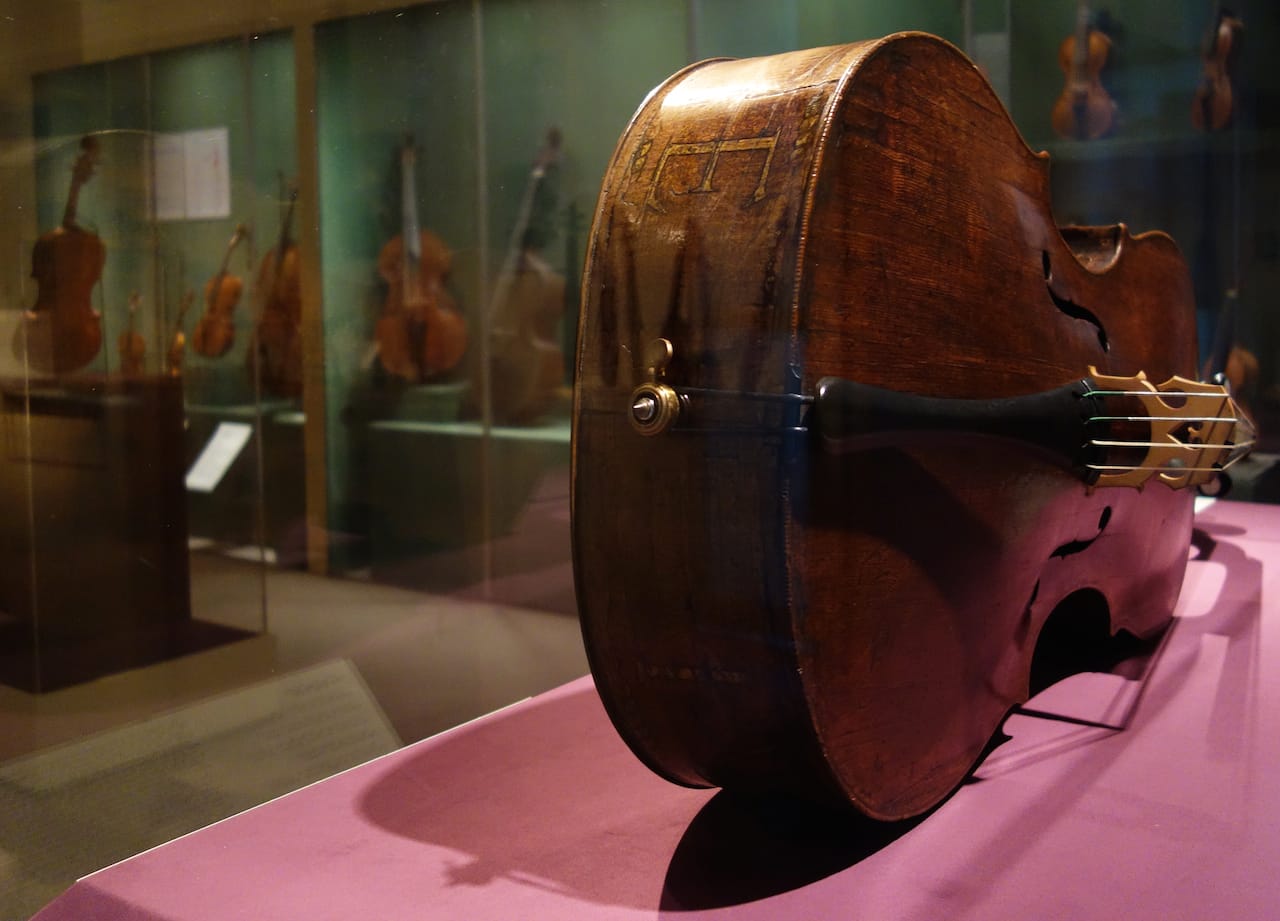 Amati “King” cello at the Metropolitan Museum of Art