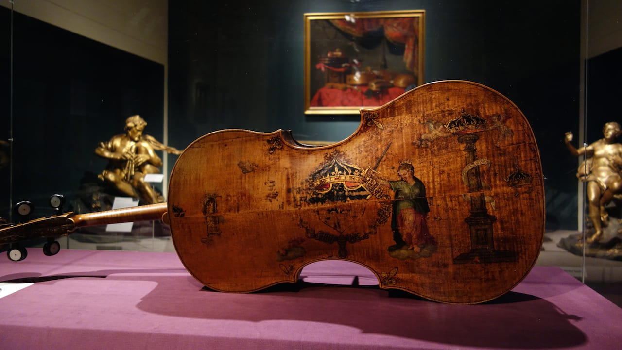 Amati “King” cello at the Metropolitan Museum of Art