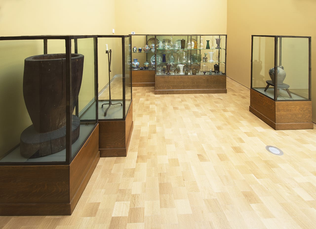 Fred Wilson, "Trace" (detail, 2015), installation view, commissioned by the Barnes Foundation for 'Mark Dion, Judy Pfaff, Fred Wilson: The Order of Things' exhibition (photo by Rick Echelmeyer, image © The Barnes Foundation) (click to enlarge)