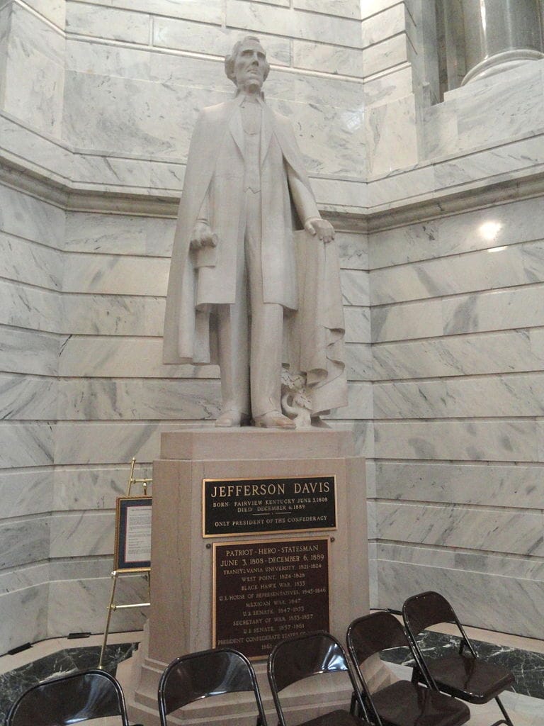768px-Jefferson_Davis_by_Frederick_Cleveland_Hibbard_-_Kentucky_State_Capitol_-_DSC09226