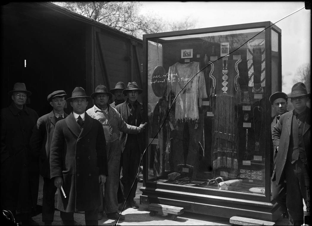 An American Indian display being relocated during the Field Columbian Museum's move in 1920 (via Field Museum Library/Flickr)