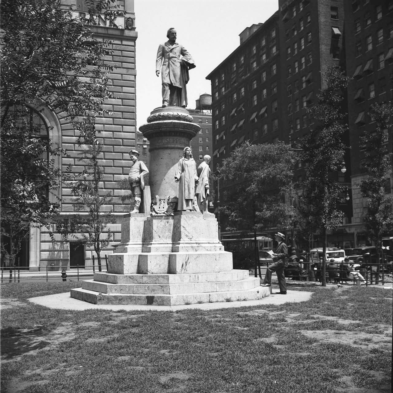 Verdi Monument, Verdi Square, 1935