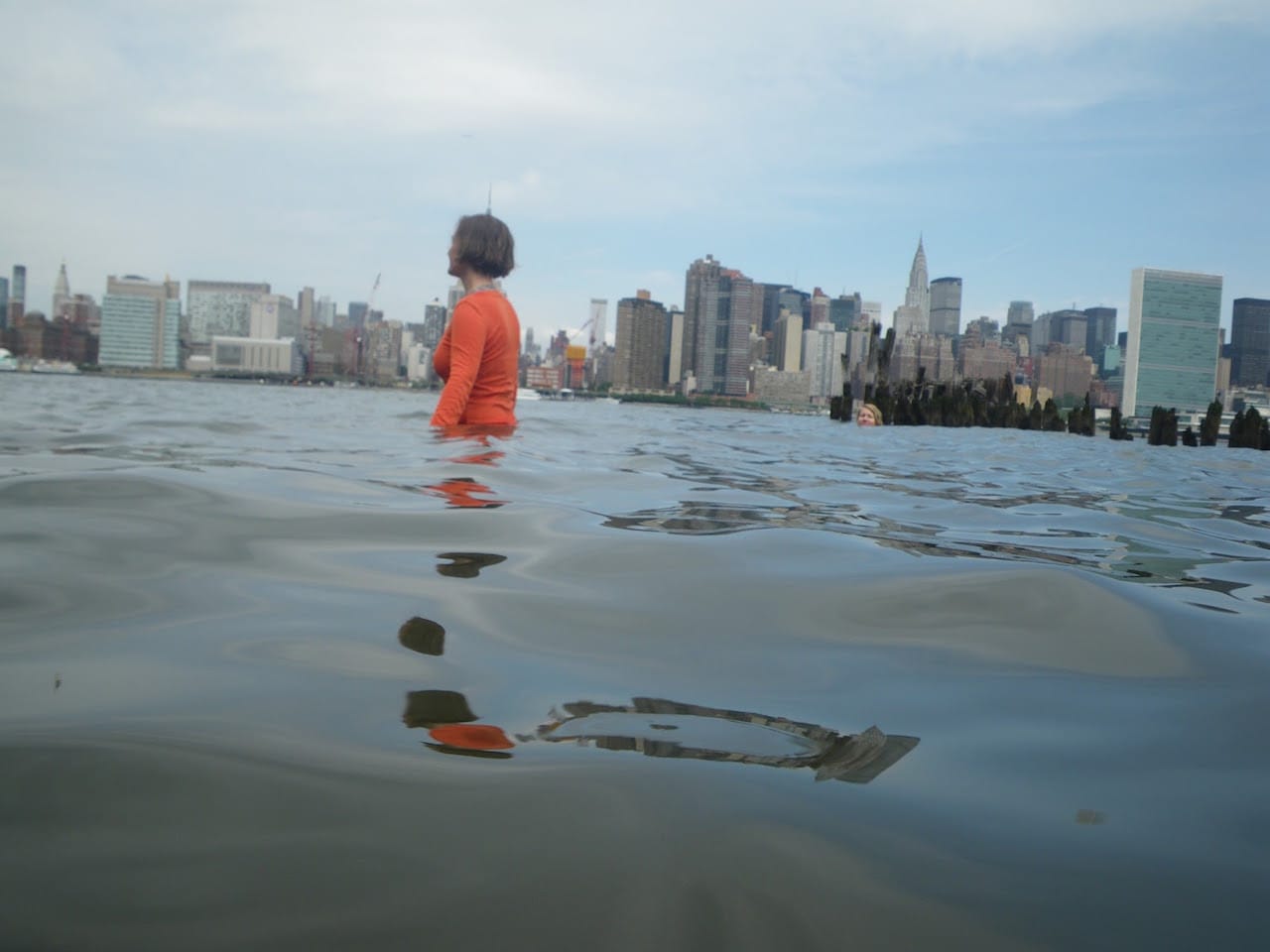 Sarah Cameron Sunde, research documentation of "36.5 / a durational performance with the sea" (2015) in New York City (photo by Marie Lorenz, courtesy the artist)