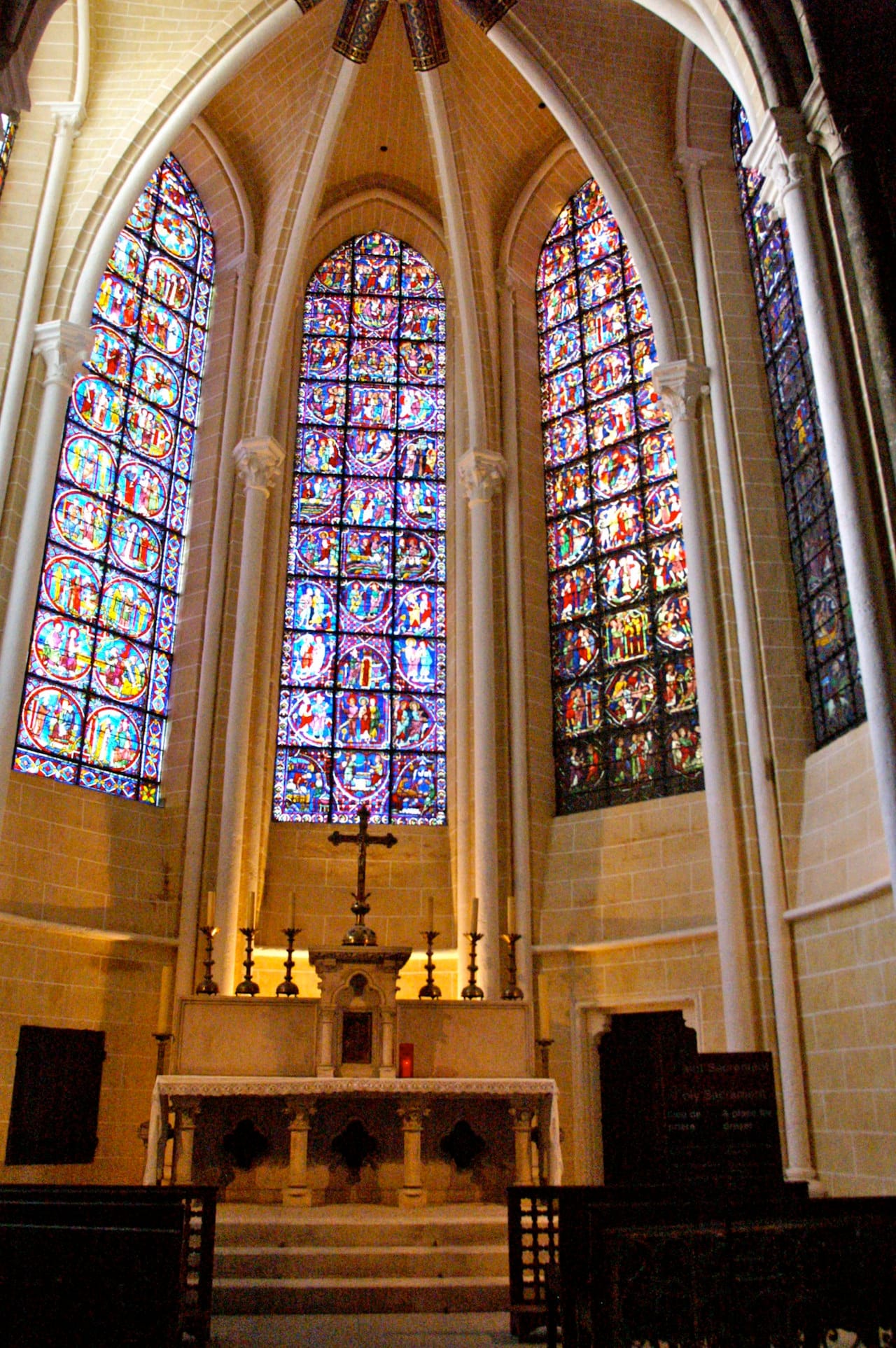 The interior of Chartres Cathedral, photographed in 2010 (Image via David Merrett/Flickr) 