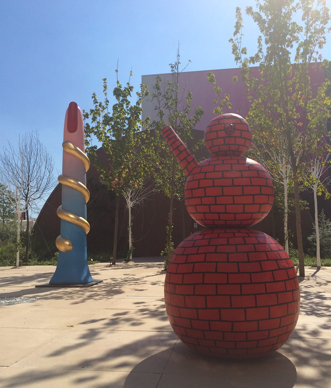 Unidentified sculptures behind the Hungarian pavilion