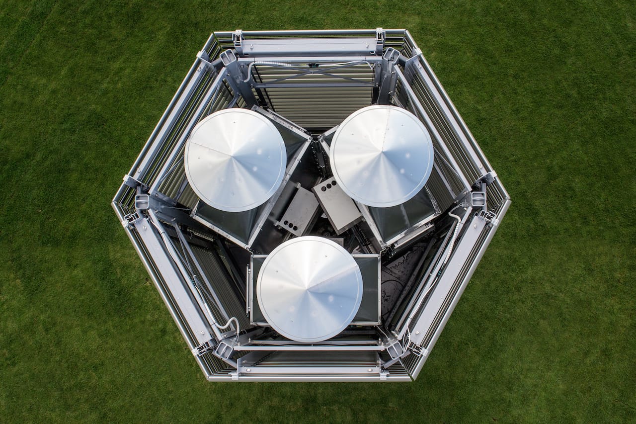 Daan Roosegaarde, the Smog Free Project (2015) 