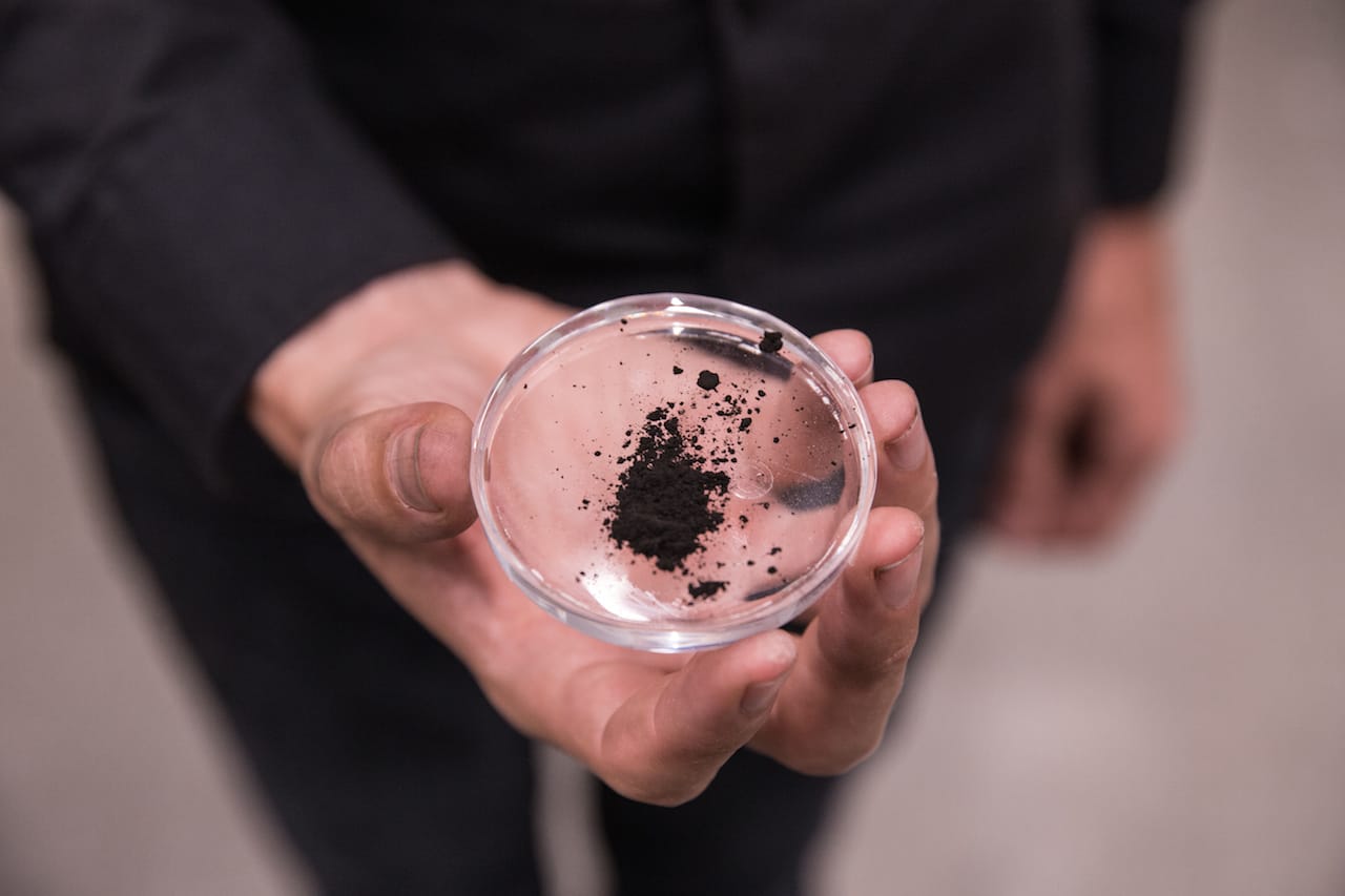 Daan Roosegaarde, the Smog Free Project (2015) 