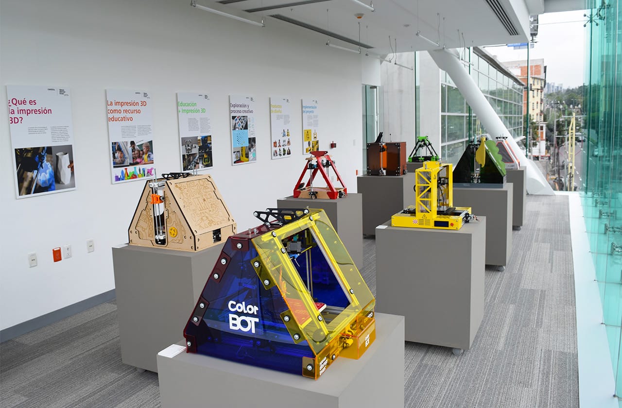 An exhibit on 3D printers at CENTRO