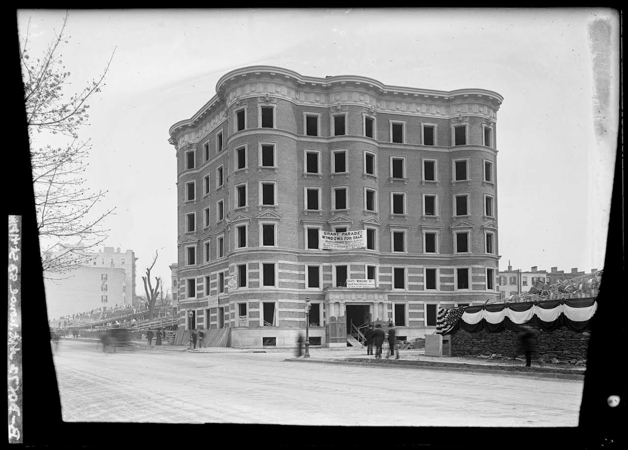 The Robert L. Bracklow Photograph Collection