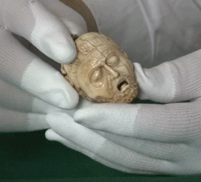 (GIF via @Ashmolean Museum)