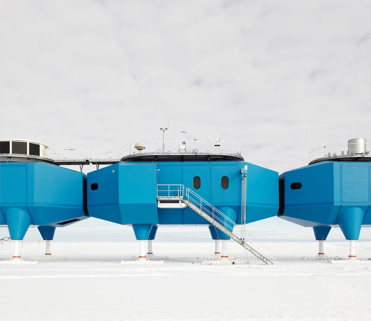 Entrance to the science modules. (© James Morris)