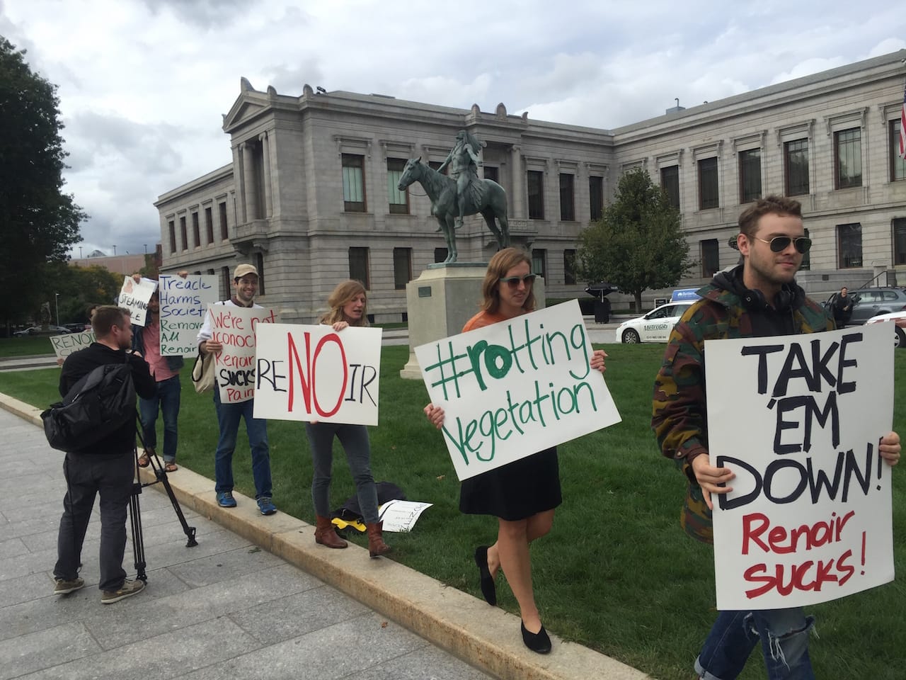 Protestors outside the MFA Boston on Monday (all photos courtesy Max Geller)