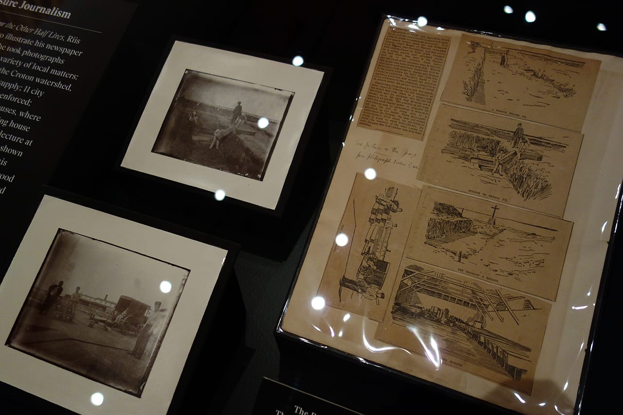 Installation view of 'Jacob A. Riis: Revealing New York’s Other Half' (photo by the author for Hyperallergic)