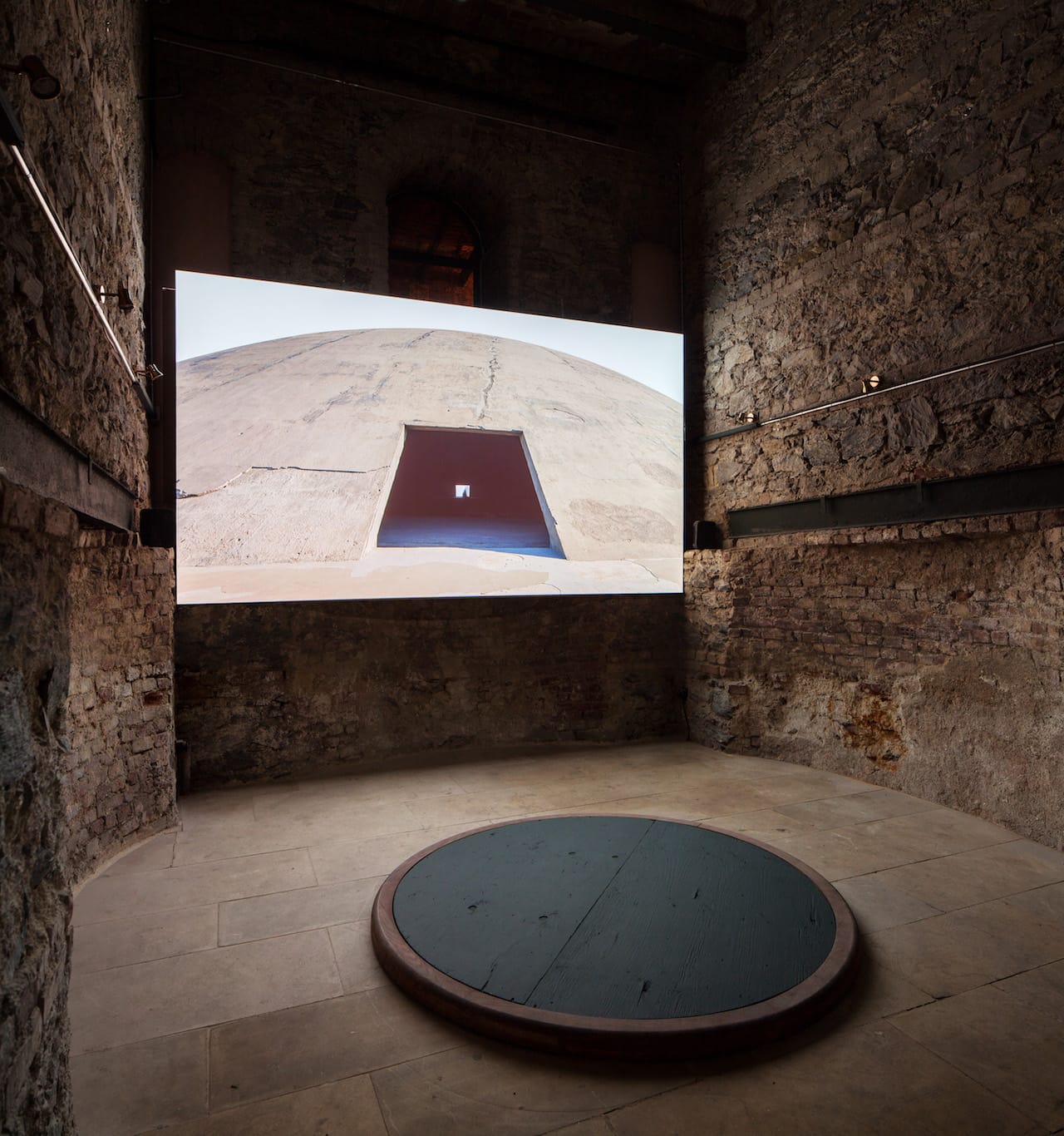 Pelin Tan & Anton Vidokle, "2084: a science fiction show/Episode 2: The Fall of the Artists’ Republic" (2014), video and sound (photo by Sahir Ugur Eren)