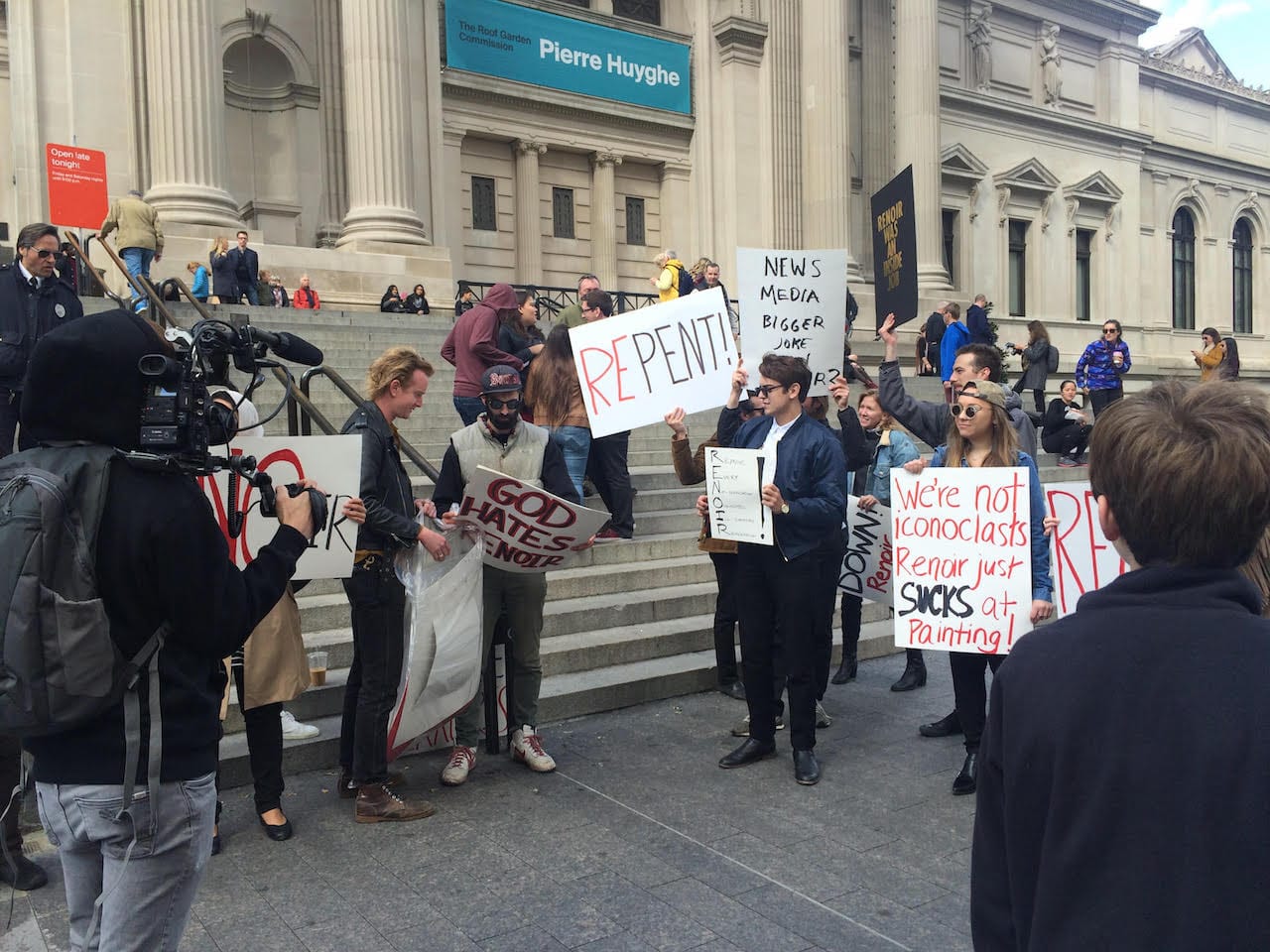 RSAP protestors outside the Metropolitan Museum of Art