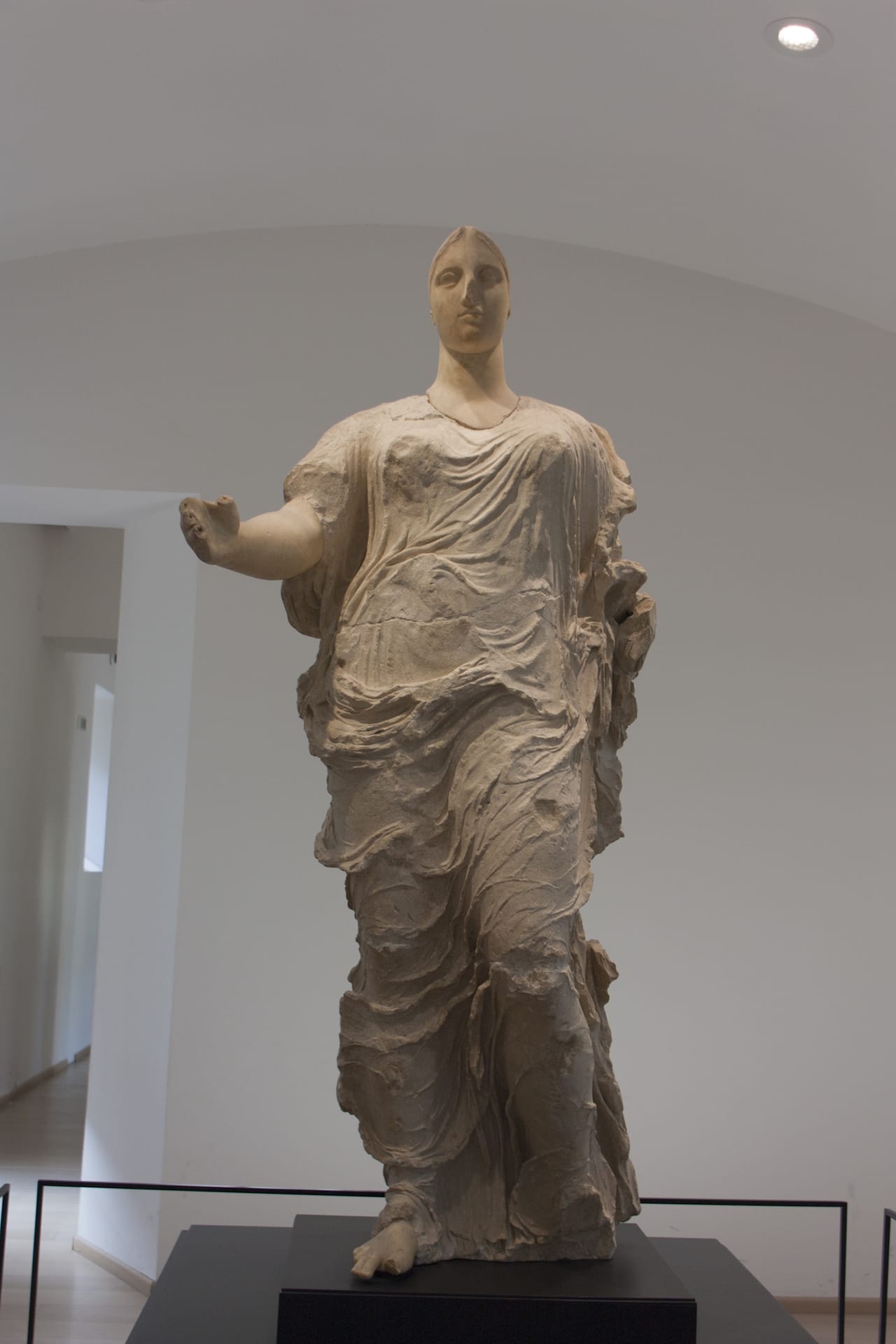 https://commons.wikimedia.org/wiki/Category:Venus_of_Morgantina#/media/File:Venus_of_Morgantina.jpg
