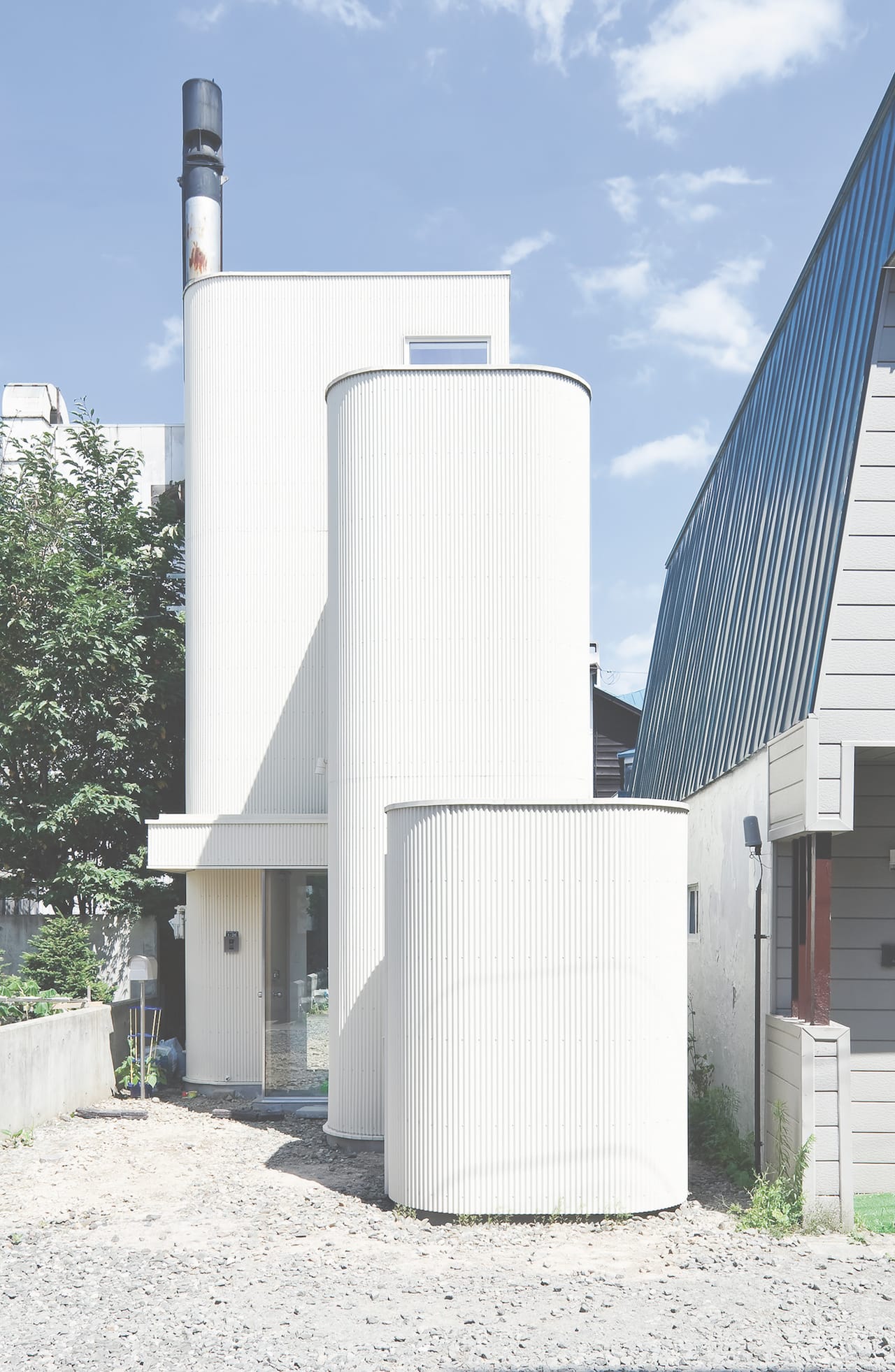 "House of Density" (2013) by Jun Igarashi in Sapporo, Hokkaido Prefecture (click to enlarge)