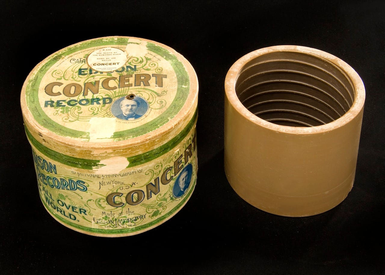 Brown wax-era cylinder featuring "Beau Ideal" by Edison Concert Band (1898 or 1899) (all photos courtesy UC Santa Barbara Library. Dept of Special Collections)