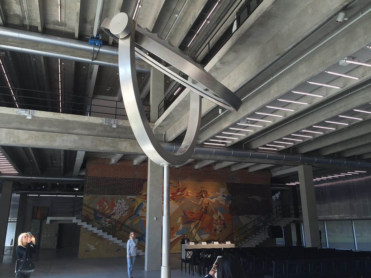 Louise Bourgeois's "Has the Day Invaded the Night or Has the Night Invaded the Day?" (2007), reflected in the smartphones of visitors