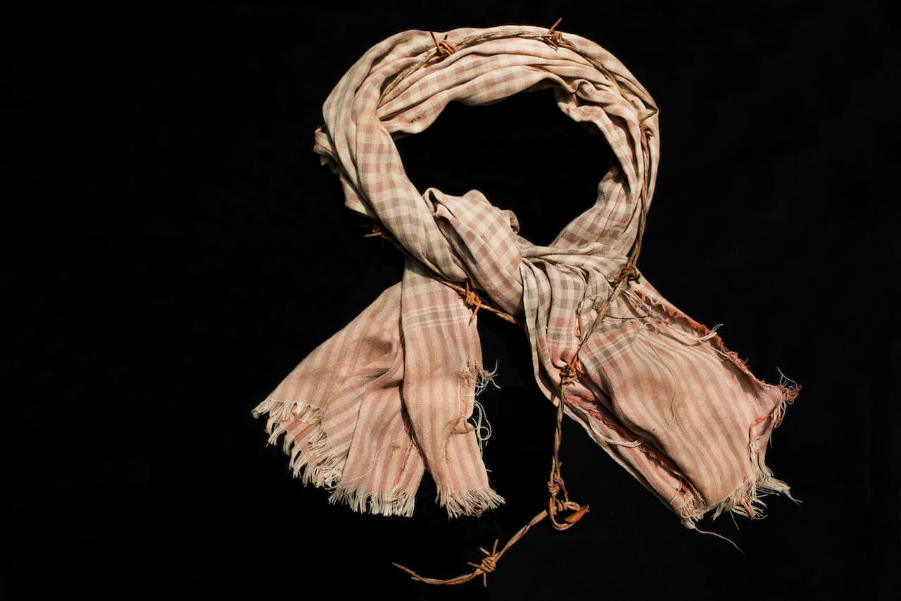 Kim Hak, "Karma and Barbed Wire" (2014), c-print on Dibond, 23.6 x 35.4 inches