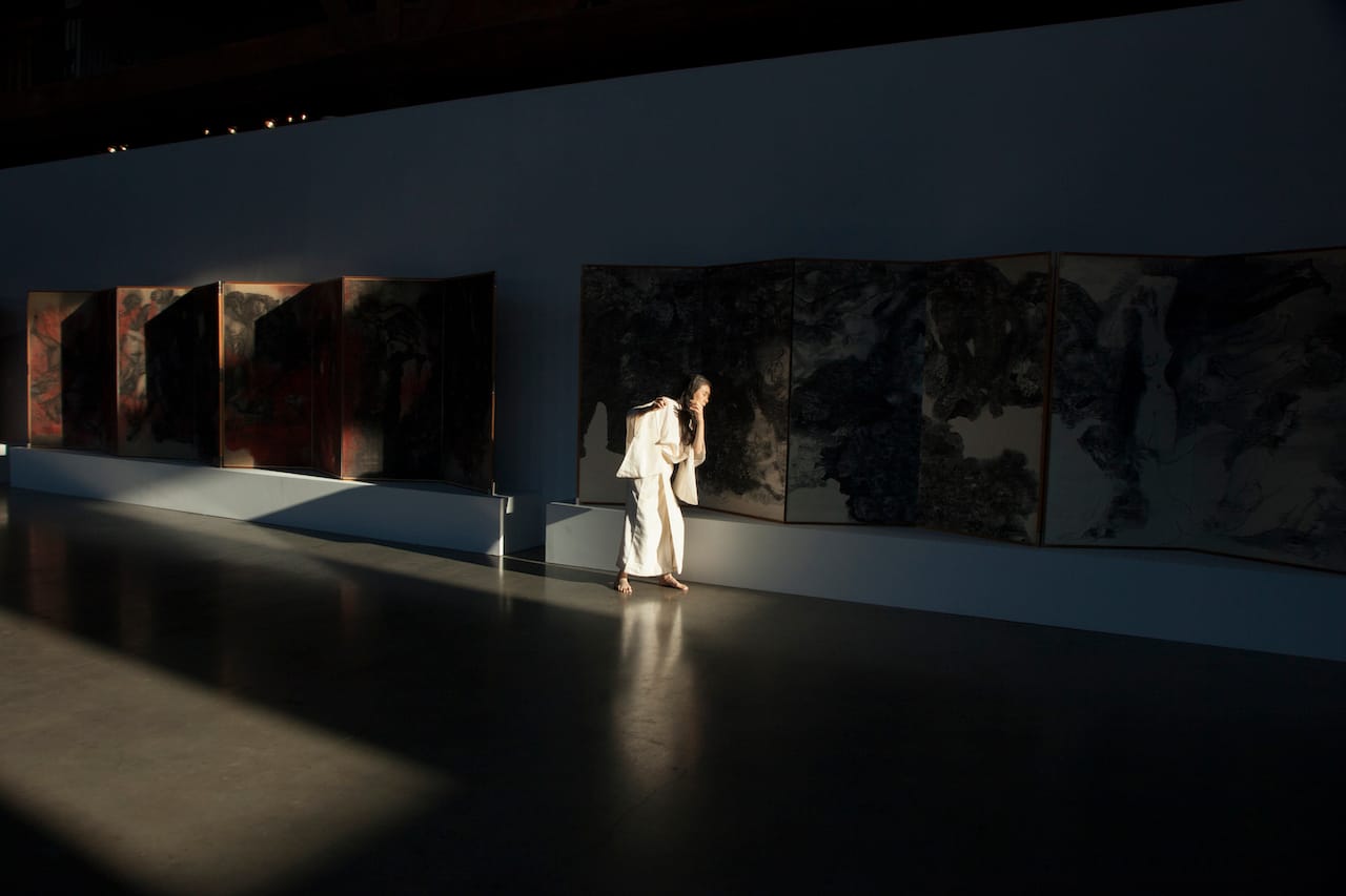 Eiko Otake, A Body in a Gallery. Performance. Photo: © Cecilia Mezulic. Courtesy of Pioneer Works