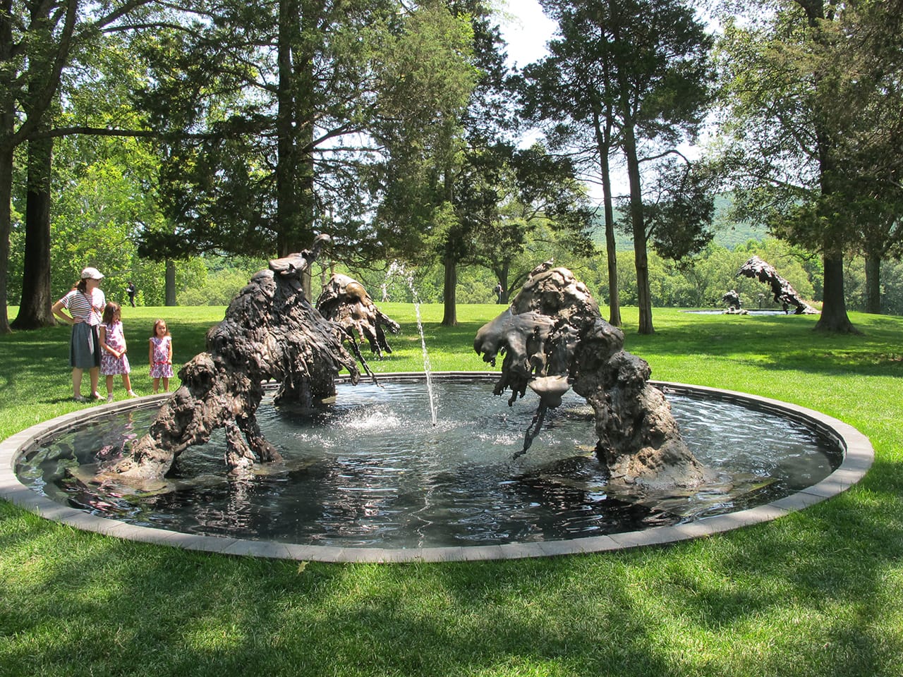 Lynda Benglis, "North South East West: (1988/2009/2014–15), bronze and steel, four elements, each 66" x 7' 6" x 56" (courtesy the artist; Cheim & Read, New York; and Locks Gallery, Philadelphia) (click to enlarge)